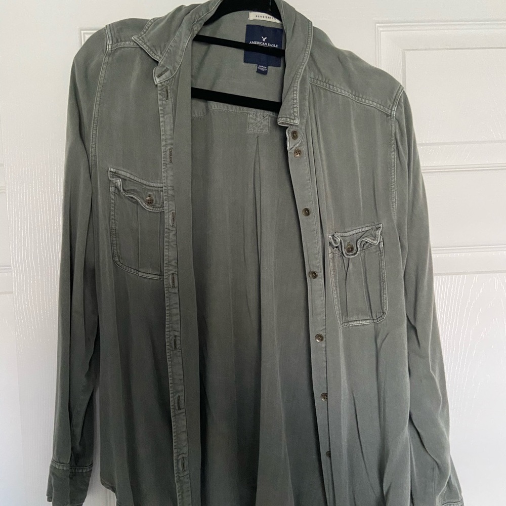 American Eagle army green button up